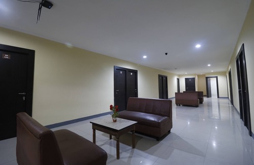 Tanjung Priok Hotel | RedDoorz near ITC Cempaka Mas