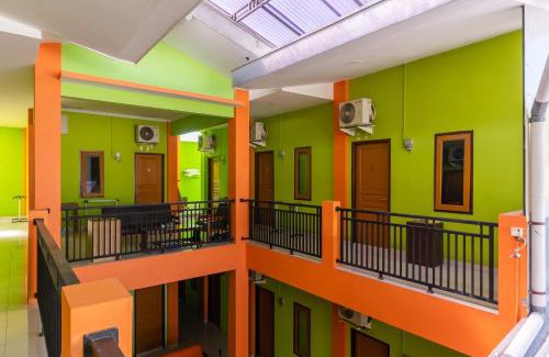 North Cirebon Casa | RedDoorz near Kejaksan Station Cirebon 2