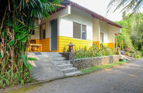 Kopeng Casa | RedDoorz near STAB Syailendra Kopeng