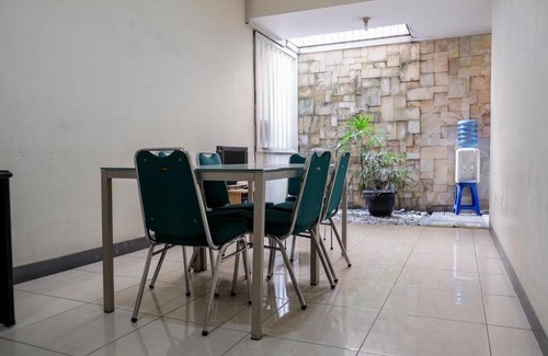 Binong Casa | RedDoorz near Supermall Karawaci 2