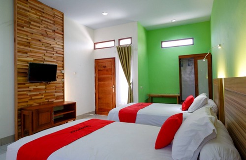Palu Casa | RedDoorz near Taman Makam Pahlawan Tatura