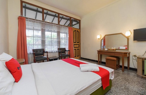 Pangkalpinang Casa | RedDoorz near Transmart Pangkal Pinang