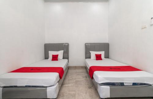 Rajabasa Hotel | RedDoorz near Tugu Coklat Pesawaran Lampung