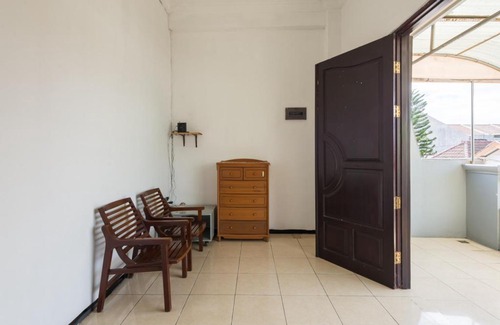 Surabaya Casa | RedDoorz near Widya Mandala University