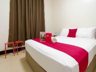 Bago Bantay Hotel | RedDoorz Plus at EDSA Congressional