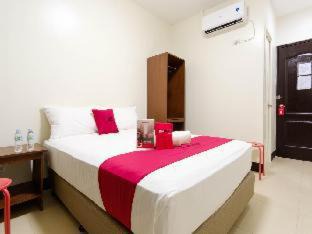 Bago Bantay Hotel | RedDoorz Plus at EDSA Congressional