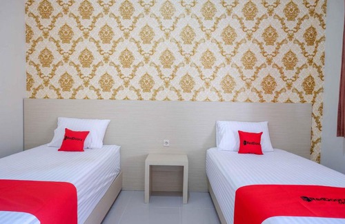 Pati Hotel | RedDoorz Plus @ Jl Pemuda Pati