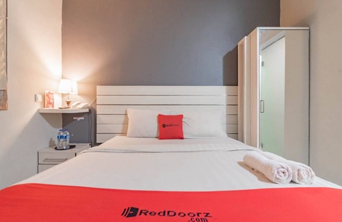 Astana Anyar Casa | RedDoorz Plus near Asia Afrika 3