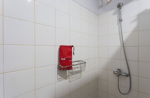 Cilandak Hotel | RedDoorz Plus near Cilandak Town Square 2