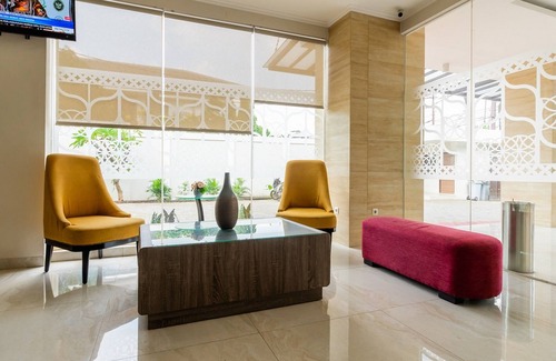Bangka Hotel | RedDoorz Plus near Lippo Mall Kemang 2