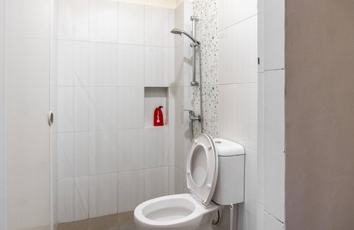 Medan Casa | RedDoorz Plus near Millenium ICT Centre Medan 2