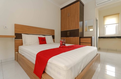 Palembang Hotel | RedDoorz Plus near Palembang Square Mall