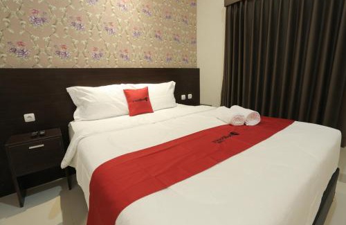 Solo City Centre Casa | RedDoorz Plus near Solo Paragon Mall