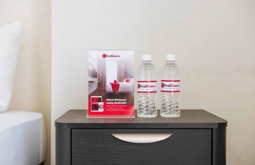 Kebayoran Lama Hotel | RedDoorz Plus Syariah near Mall Pondok Indah