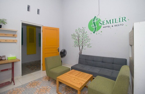 Sampang Casa | RedDoorz Plus Syariah near Alun Alun Sampang