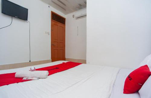 Palembang Hotel | RedDoorz Syariah at Jalan Wayhitam Palembang