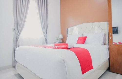 Rajabasa Hotel | RedDoorz Syariah near Transmart Lampung