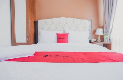 Rajabasa Hotel | RedDoorz Syariah near Transmart Lampung