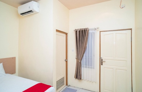 Banjarmasin Hotel | RedDoorz Syariah near Taman Siring 2