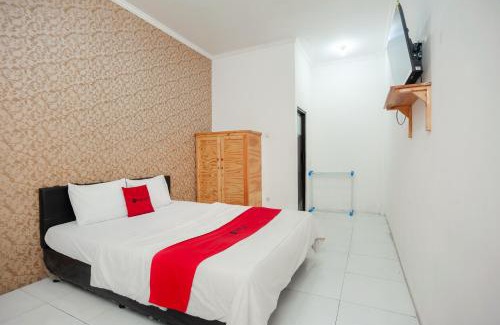 Bekasi Casa | RedDoorz Syariah near Jatisampurna Hospital