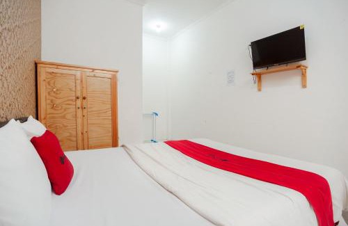 Bekasi Casa | RedDoorz Syariah near Jatisampurna Hospital