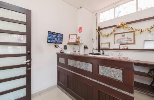 Padang Casa | RedDoorz Syariah near Jembatan Siti Nurbaya Padang