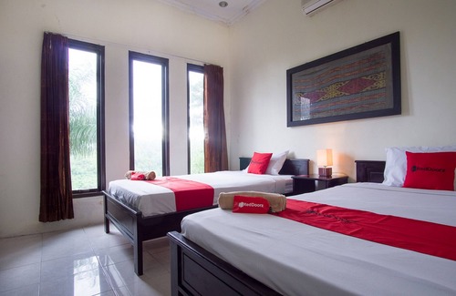 Pulau Maitara Casa | RedDoorz Syariah near Ngade Lake