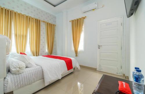 Palembang Casa | RedDoorz Syariah near Simpang Sekip Palembang