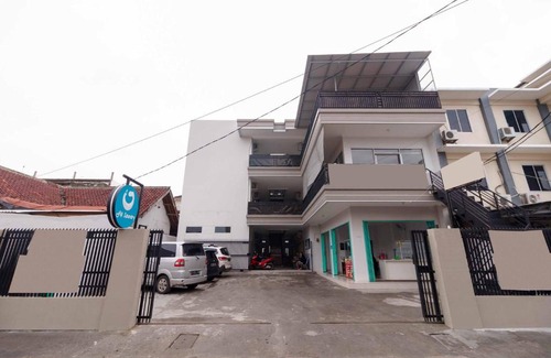 Palembang Casa | RedDoorz syariah near Stasiun LRT Bumi Sriwijaya