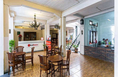Solo City Centre Casa | RedDoorz @ Urip Sumoharjo Solo