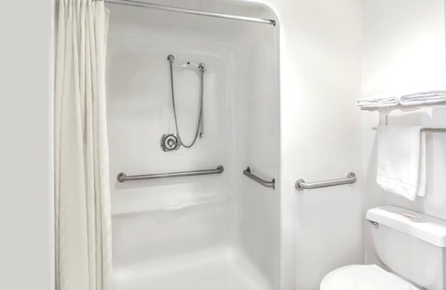 Fort Pierce Hotel | Redfinn Inn