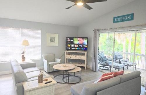 Bonita Shores Apartamento | Redfish - Updated & Roomy 1.5 Mi to Beach Full Kitchen W&D