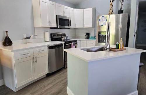 Bonita Shores Apartamento | Redfish - Updated & Roomy 1.5 Mi to Beach Full Kitchen W&D