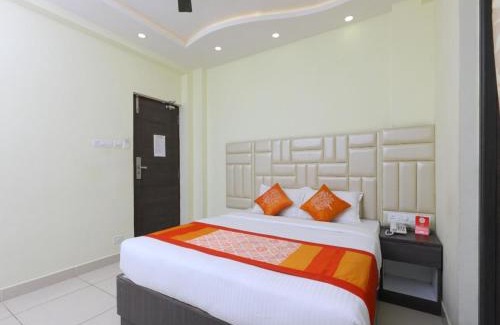 Palavakkam Hotel | Redfox Cinemascope An Apart Hotel
