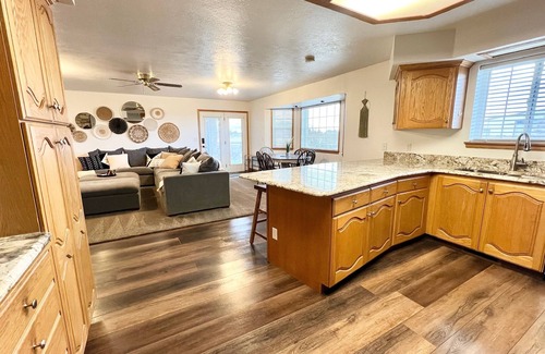 Spanish Fork Casa | RedHawk Retreat / Modern Hobby Farm Getaway