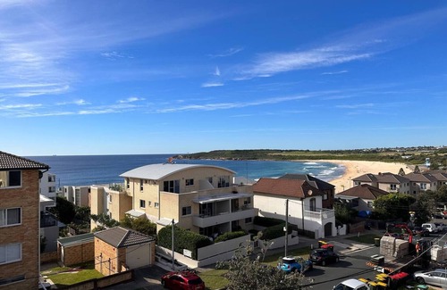 Maroubra Apartamento | Redheads; a newly renovated 70's inspired beachside apartment