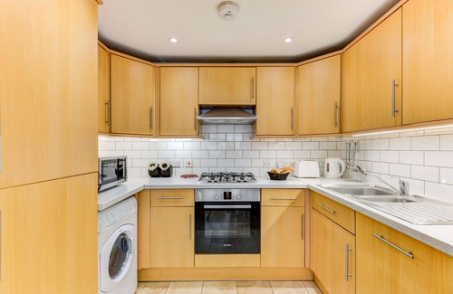Redhill Apartamento | Redhill town centre apartment by Surrey Shortlets