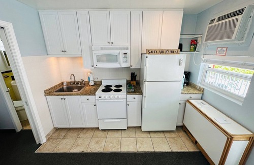 North Redington Beach Condominio | Redington Directly on the Beach Sea Rocket WiFi Parking 26