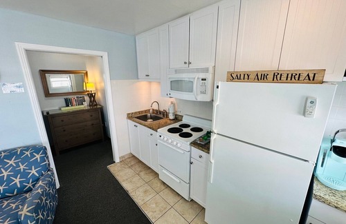 North Redington Beach Condominio | Redington Directly on the Beach Sea Rocket WiFi Parking 26