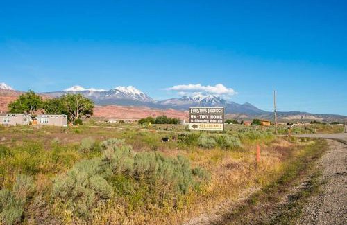 Moab South Valley Casa | Redrock Moab Tiny House w Loft - Site 3