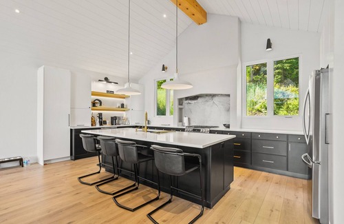 Dysart et al Casa | Redstone Lake - Haliburton - brand new cottage!