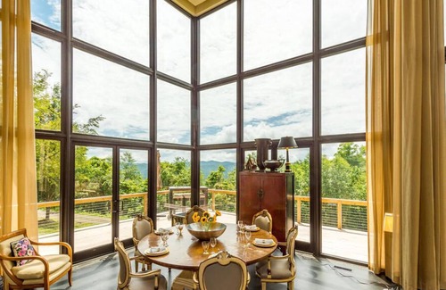 Celo Casa | Redstone Mansion LLC, Luxury Living