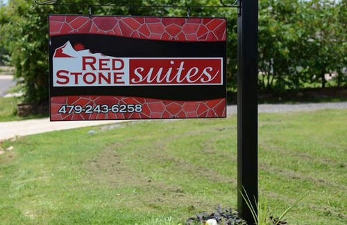 Mena Casa | Redstone Suites- Minutos a todo. 2 Bd. 2 baños muy limpio!