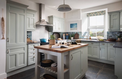 Treknow Casa | Reduced rates December, outstanding sea views, newly renovated, sleeps 10