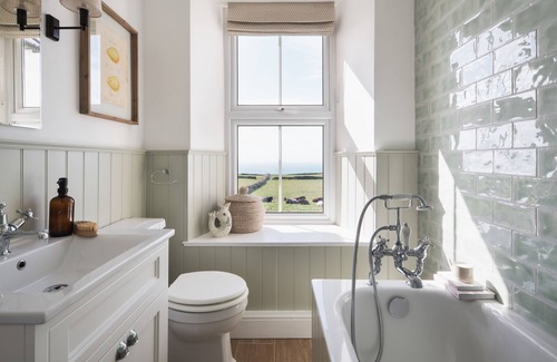 Treknow Casa | Reduced rates December, outstanding sea views, newly renovated, sleeps 10