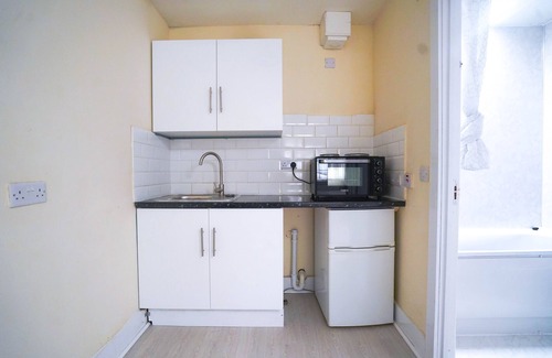 London Borough of Bromley Apartamento | *Reduced Rates* *REFURBISHED* Studio (2) 25 Mins approx. to London Bridge