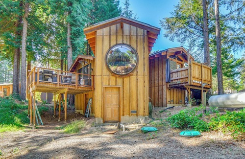 Little River Cabina | Redwood Forest Sanctuary w/Trail Access On-Site