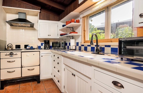 Village of La Jolla Hotel | Redwood Hollow Cottages