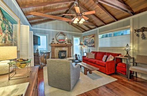 Guerneville Casa | Redwoods Cabin with Hot Tub Walk to Russian River!