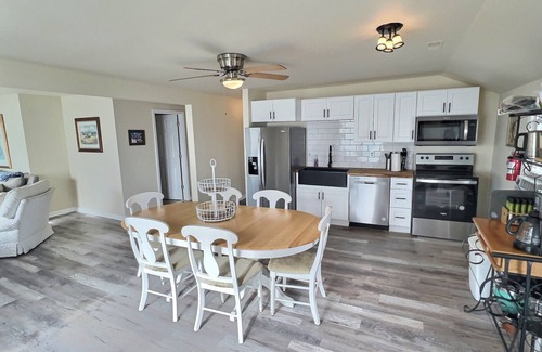 Goshen Casa | Reed's Beach - Bay Front Duplex - Both Units - Perfect for Multiple Families